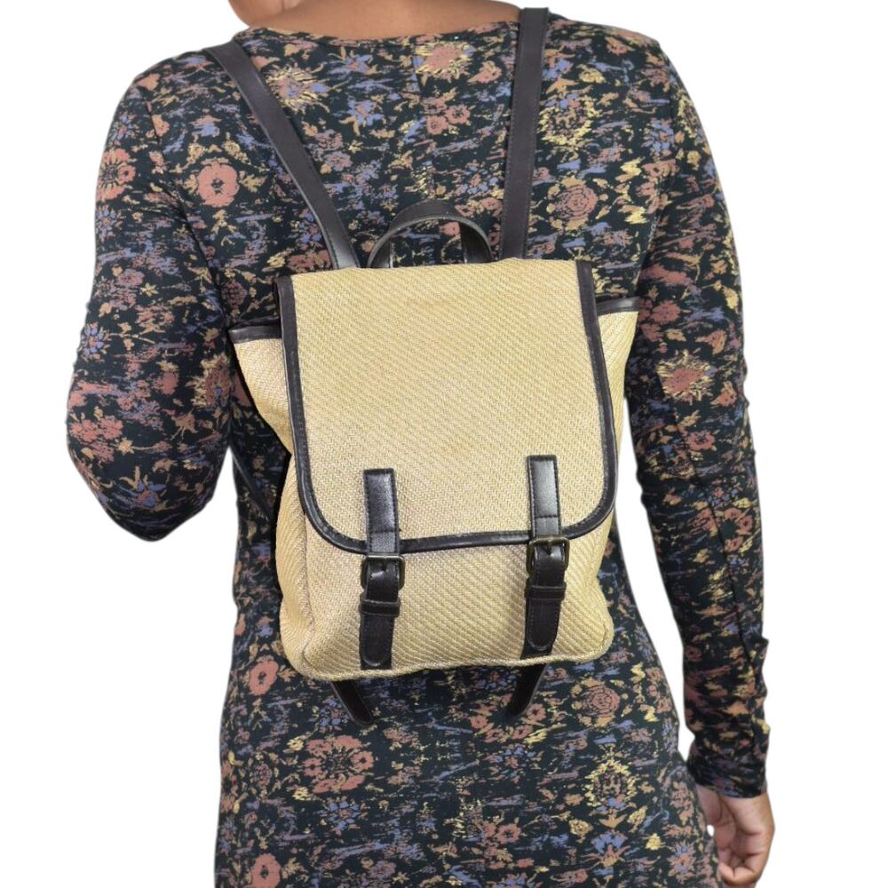 Gap Vintage Backpack Bag Tan Beige Straw Raffia Pockets Rucksack Adjustable Soft